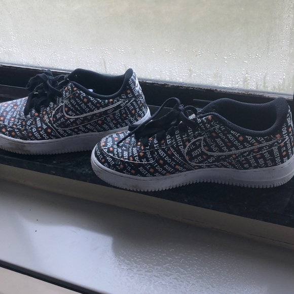 Air forces - Picture 3 of 4